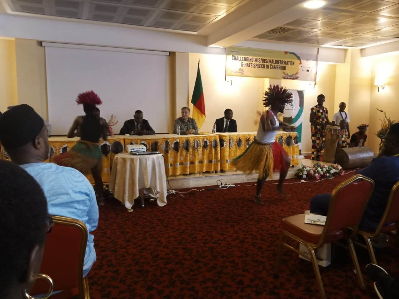 You are currently viewing Synergie d’actions contre la désinformation et la propagation des discours de haine pour la paix et le développement durable au Cameroun